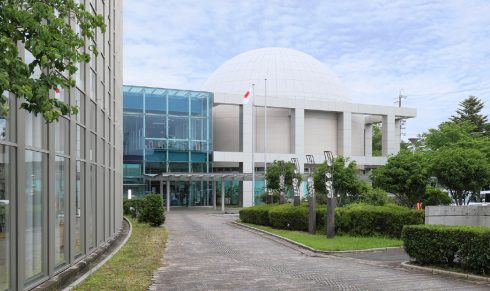 豊川市中央図書館